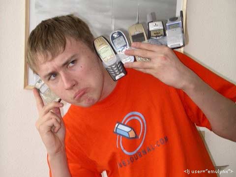 AwESOME!!! This guy is SIDETALKIN' NOKIA CANCER STYLE!!!